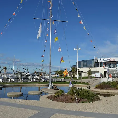 Apartment Duplex 3 Pieces Avec Piscine, Climatisation Et Garage A Port Camargue - Fr-1-250-192 *